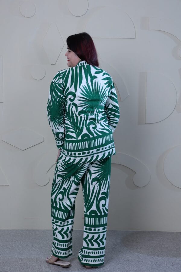 Lush Leafy Look - Image 3