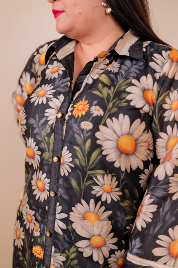 Daisy Noir Chic - Image 4